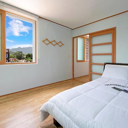 Samcheok Sol Beach Pension Bagian luar foto