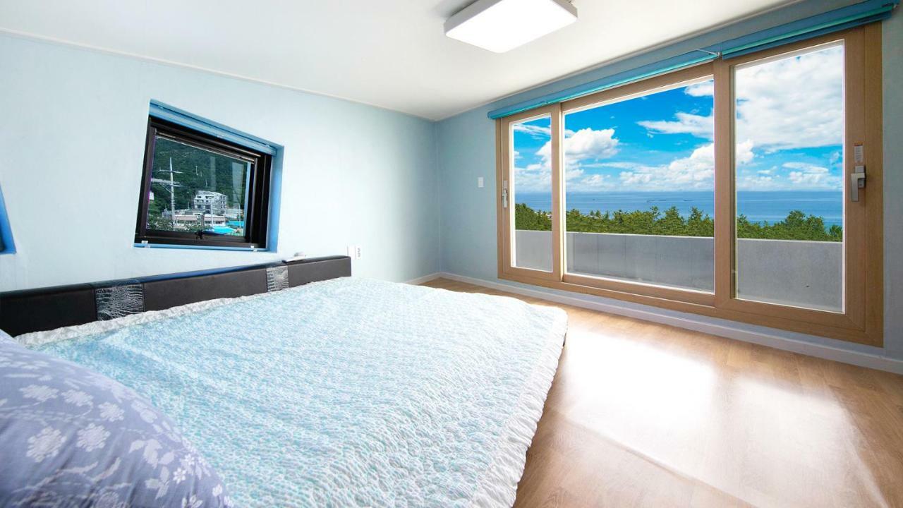 Samcheok Sol Beach Pension Bagian luar foto
