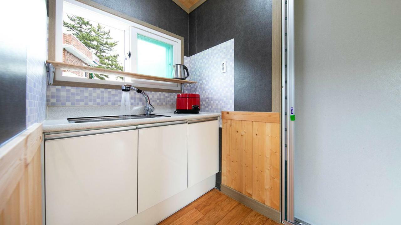 Samcheok Sol Beach Pension Bagian luar foto
