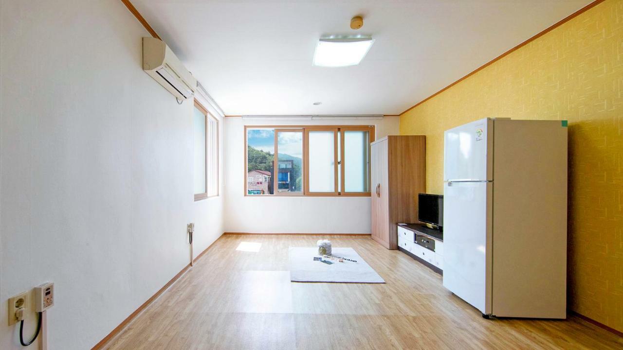 Samcheok Sol Beach Pension Bagian luar foto