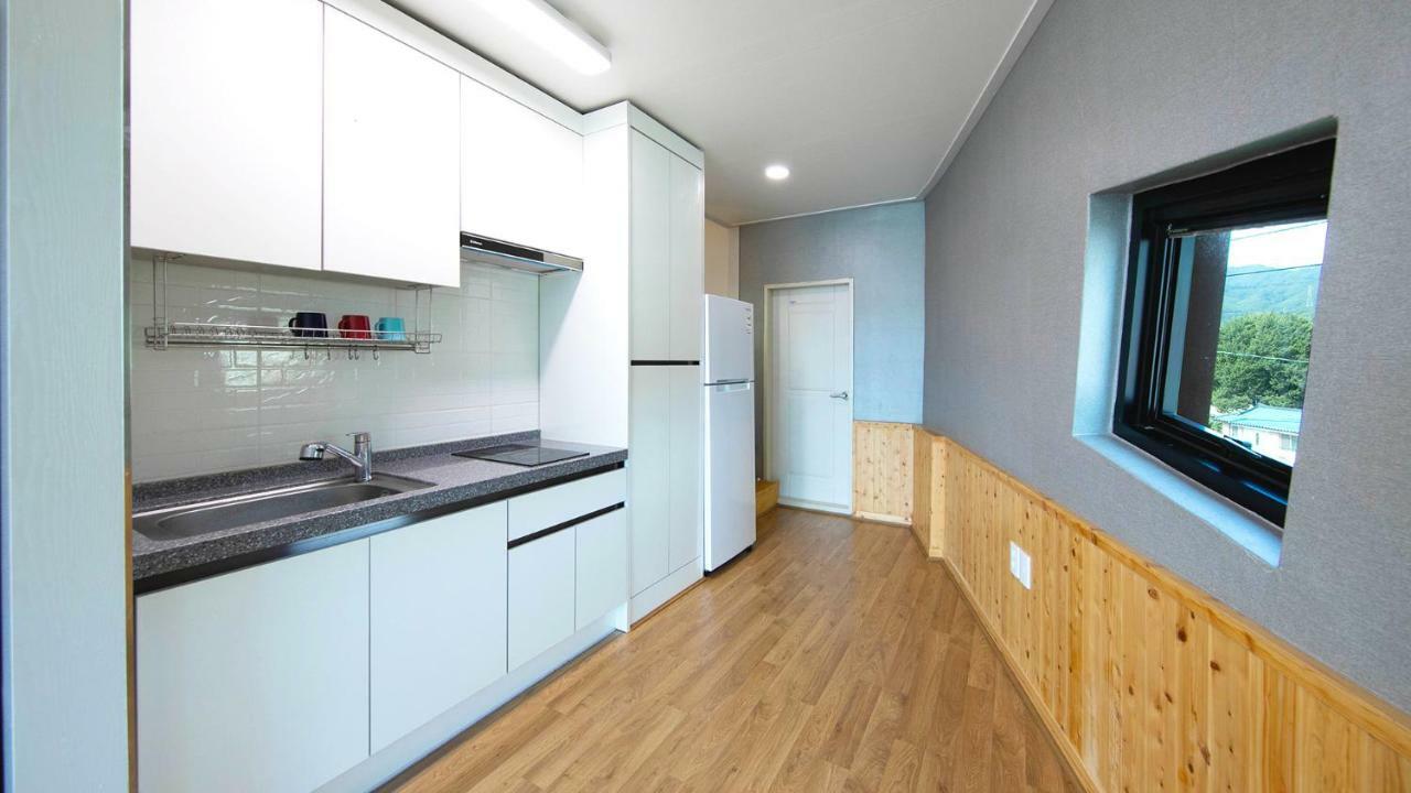 Samcheok Sol Beach Pension Bagian luar foto