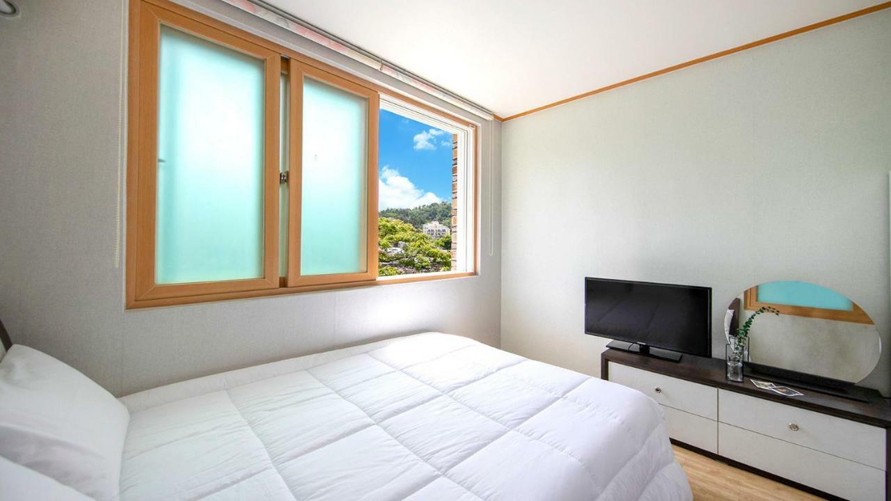 Samcheok Sol Beach Pension Bagian luar foto