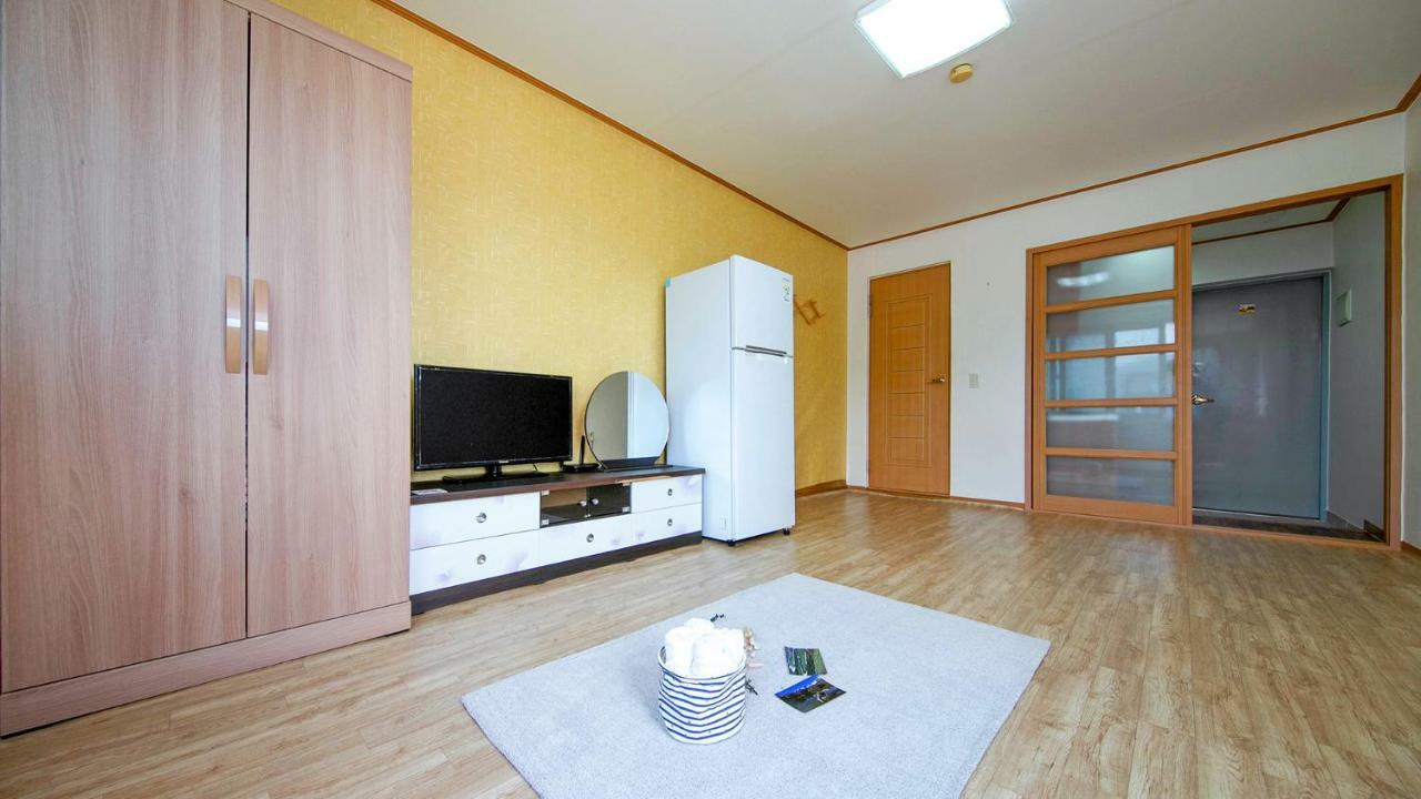 Samcheok Sol Beach Pension Bagian luar foto