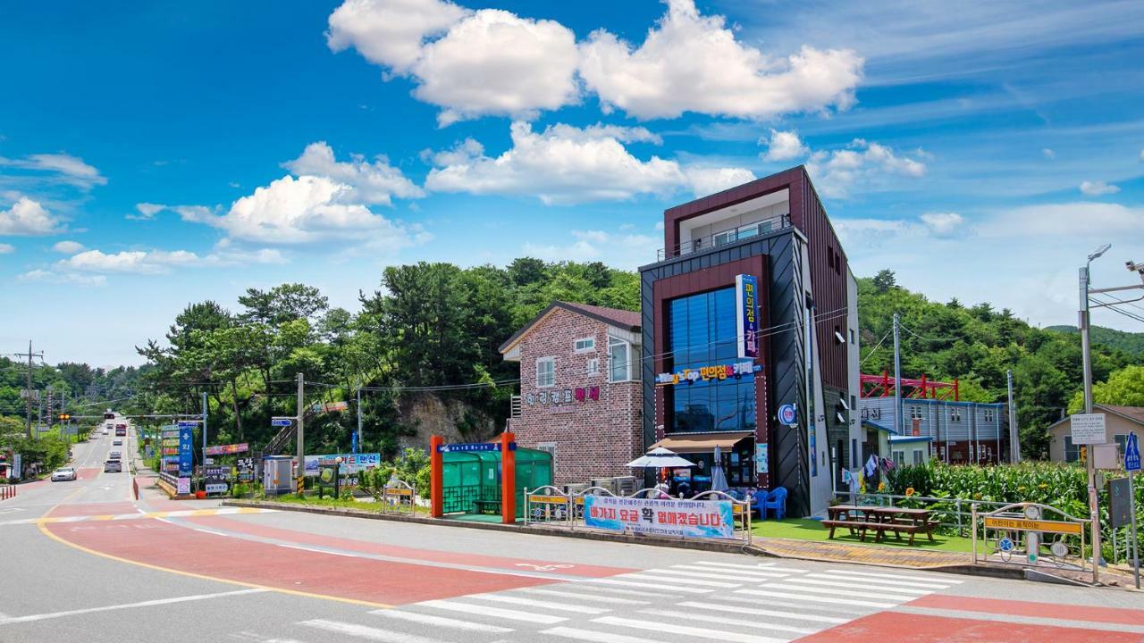 Samcheok Sol Beach Pension Bagian luar foto